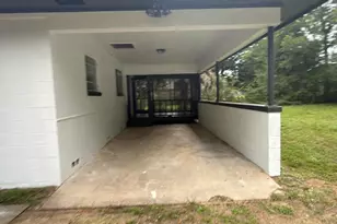 215 E 3rd Ave, Crestview, FL 32536 - Photo 31