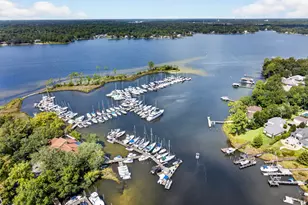 1538 Glenlake Cir, Niceville, FL 32578 - Photo 55