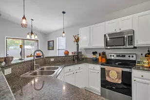 2126 Durell Ln, Navarre, FL 32566 - Photo 9