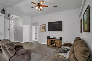 2126 Durell Ln, Navarre, FL 32566 - Photo 3