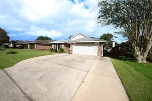 1739 Ivalea Cir, Navarre, FL 32566 - Photo 3