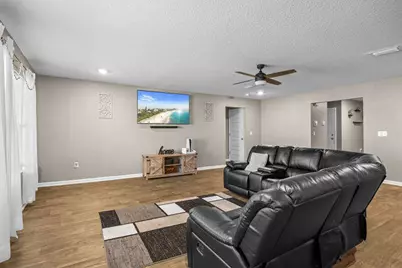 5560 Guinevere Lane, Milton, FL 32583 - Photo 9
