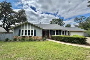 406 Greenwood Way, Niceville, FL 32578 - Photo 3