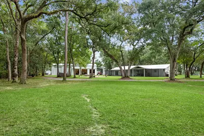 362 Red Barn Road, Freeport, FL 32439 - Photo 15