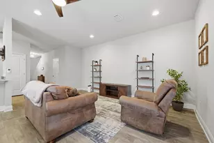 8737 Brown Pelican Cir, Navarre, FL 32566 - Photo 15