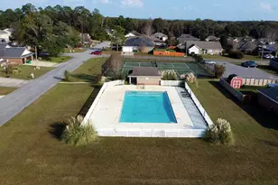 3060 Crown Creek Cir, Crestview, FL 32539 - Photo 5
