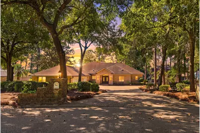 2422 Edgewater Drive, Niceville, FL 32578 - Photo 1