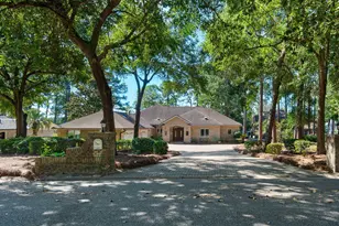 2422 Edgewater Dr, Niceville, FL 32578 - Photo 7