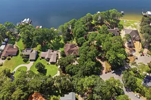 2422 Edgewater Dr, Niceville, FL 32578 - Photo 91