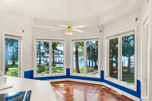 2422 Edgewater Dr, Niceville, FL 32578 - Photo 27