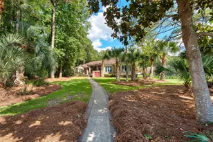 2422 Edgewater Dr, Niceville, FL 32578 - Photo 77