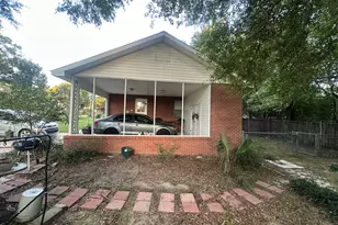 52 E Orange Ave, Defuniak Springs, FL 32435 - Photo 7