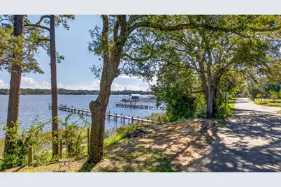 2979 Holley Point Road, Navarre, FL 32566 - Photo 9