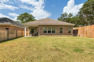 916 Linden Ave, Niceville, FL 32578 - Photo 3
