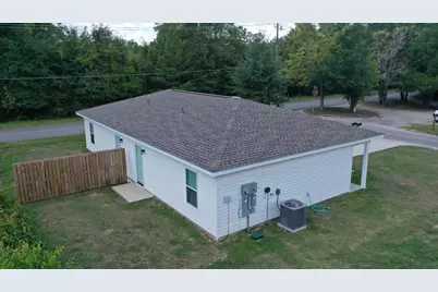 32 Constitution Avenue #A-B, Defuniak Springs, FL 32433 - Photo 5