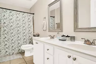 98 Point Comfort Rd, Mary Esther, FL 32569 - Photo 25