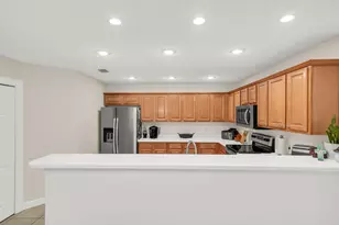 98 Point Comfort Rd, Mary Esther, FL 32569 - Photo 15
