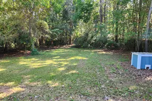 176 Country Manor Rd, Defuniak Springs, FL 32435 - Photo 3