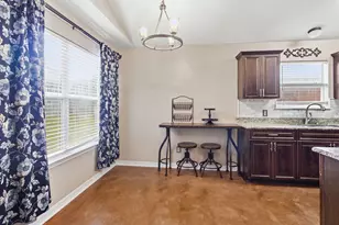 284 Limestone Cir, Crestview, FL 32539 - Photo 9