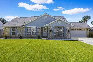 4810 Kitty Hawk Cir, Gulf Breeze, FL 32563 - Photo 1