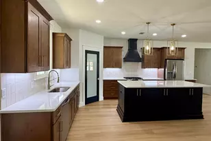 7977 Williams Creek Dr, Navarre, FL 32566 - Photo 5