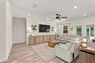 253 Picnic Pl, Freeport, FL 32439 - Photo 13