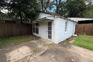 398 S Spring St, Crestview, FL 32536 - Photo 5