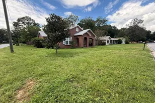 398 S Spring St, Crestview, FL 32536 - Photo 3