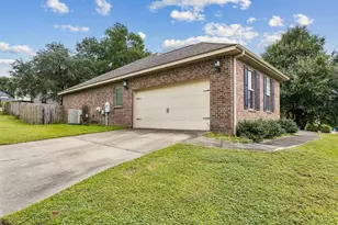 4569 Hermosa Rd, Crestview, FL 32539 - Photo 3