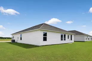 127 Mapleview Dr, Defuniak Springs, FL 32435 - Photo 3