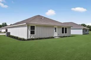 374 Lago Ln, Freeport, FL 32439 - Photo 3