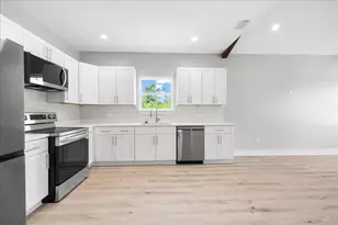 3708 E 7th St, Springfield, FL 32401 - Photo 23