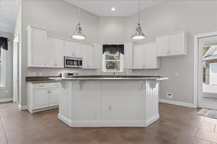 266 Florida Ave, Valparaiso, FL 32580 - Photo 7