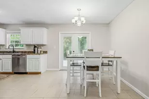 327 Lakeview Dr, Crestview, FL 32536 - Photo 13