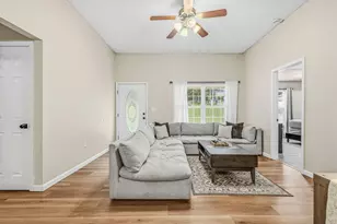 327 Lakeview Dr, Crestview, FL 32536 - Photo 11