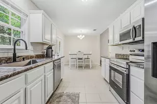 327 Lakeview Dr, Crestview, FL 32536 - Photo 15