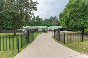 6056 Garden City Rd, Crestview, FL 32539 - Photo 1