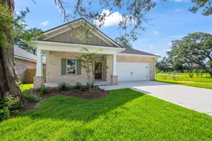 1310B Keturah St, Niceville, FL 32578 - Photo 3