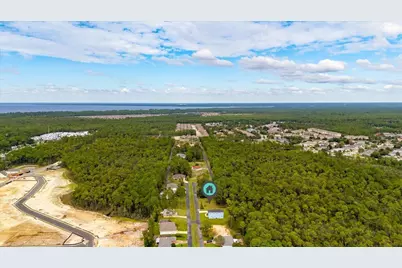 1764 E Smugglers Cove Drive, Gulf Breeze, FL 32563 - Photo 9