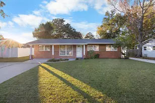 17 Mary Esther Dr, Mary Esther, FL 32569 - Photo 1