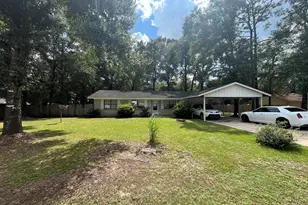 301 Springwood Cir, Crestview, FL 32536 - Photo 1