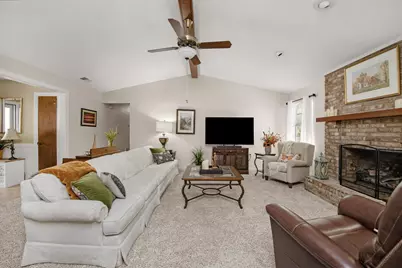81 Paula Court, Mary Esther, FL 32569 - Photo 9
