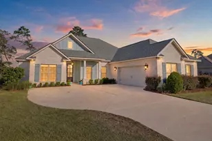 559 Coastal Breeze Dr, Freeport, FL 32439 - Photo 1