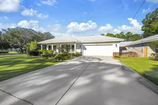 236 NE Greenbrier Circle, Fort Walton Beach, FL 32547 - Photo 1