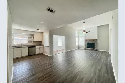 815 Boulevard De L'orleans, Mary Esther, FL 32569 - Photo 5