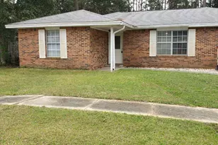 828 Meadow Ln, Fort Walton Beach, FL 32547 - Photo 1