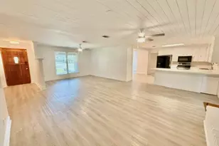 203 Hastings Ct, Fort Walton Beach, FL 32547 - Photo 5