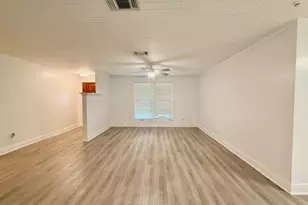 203 Hastings Ct, Fort Walton Beach, FL 32547 - Photo 3