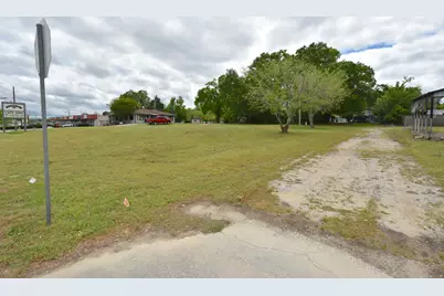 592 S Ferdon Boulevard, Crestview, FL 32536 - Photo 15