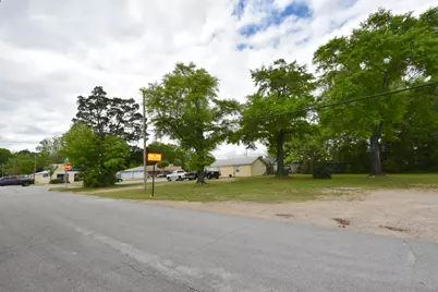 592 S Ferdon Boulevard, Crestview, FL 32536 - Photo 21